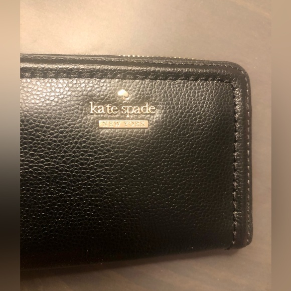 NWT rare Kate Spade NY black key chain 100% leather zipper wallet. - Picture 2 of 9